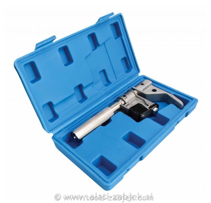 UNIVERSAL OUTSIDE THREAD CHASER AP