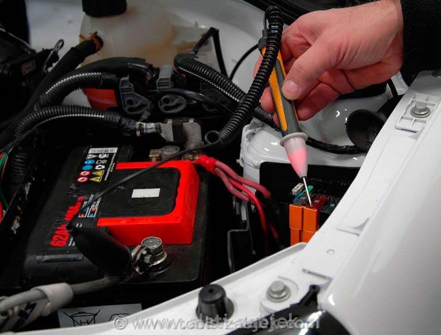 Voltmeter for vehicles HUBITOOLS